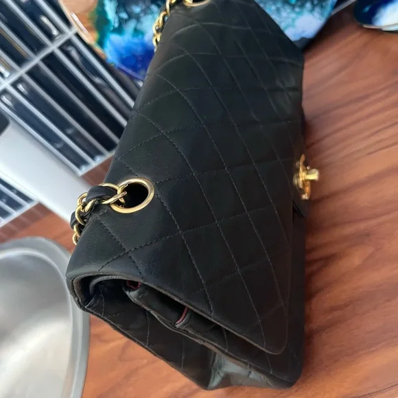 Chanel medium classic flap in lambskin - Picture 11 of 15